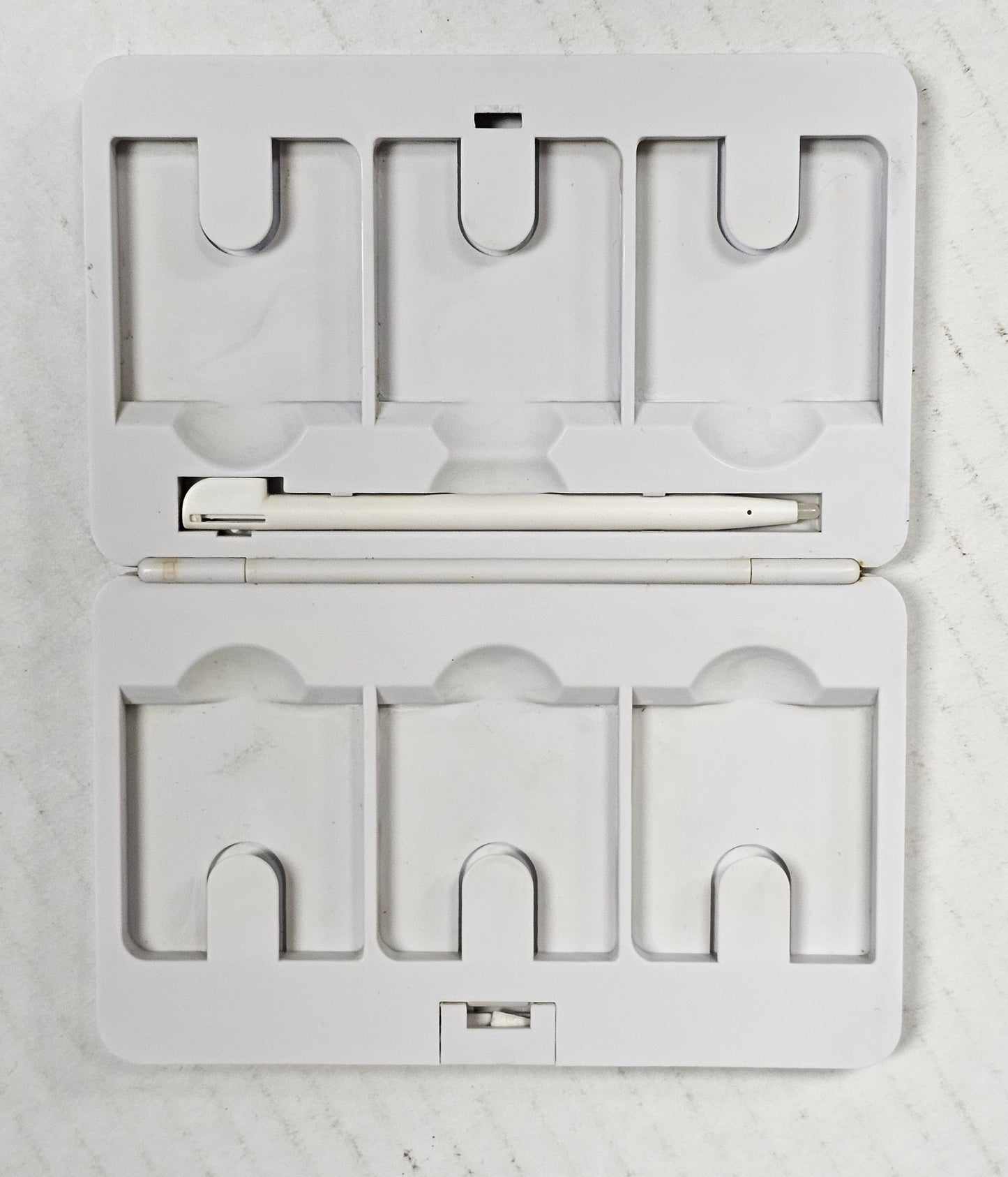 Item 136: DS Yoshi Game Case