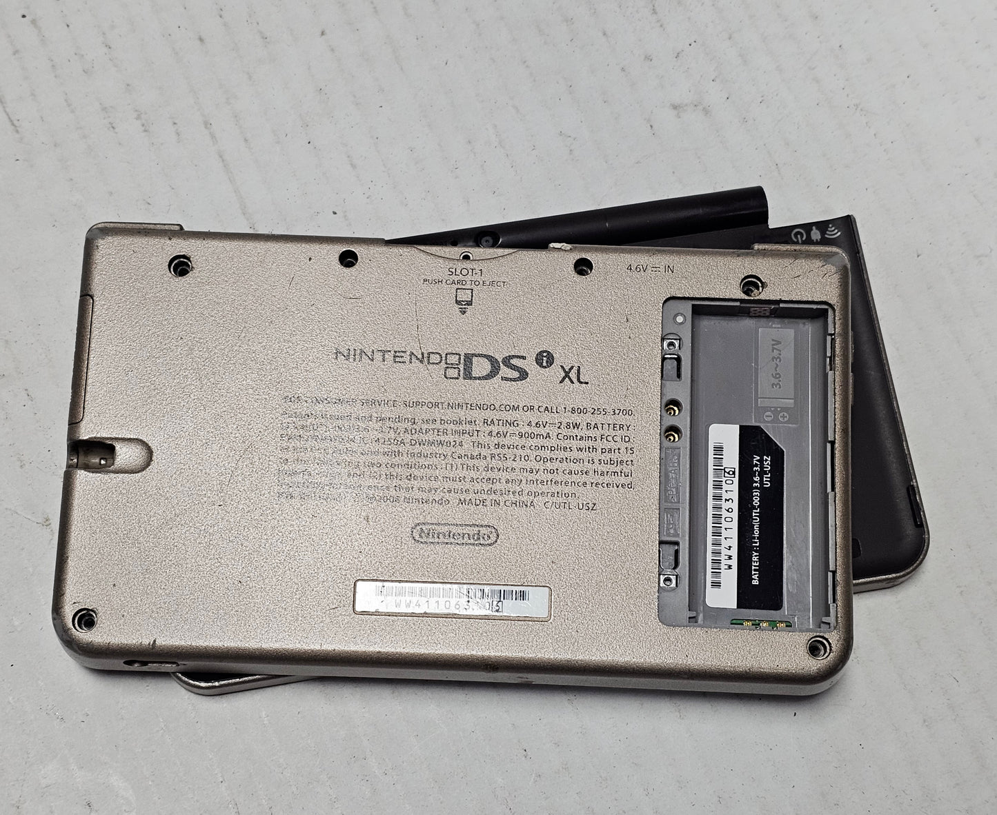 020: DSi XL Console