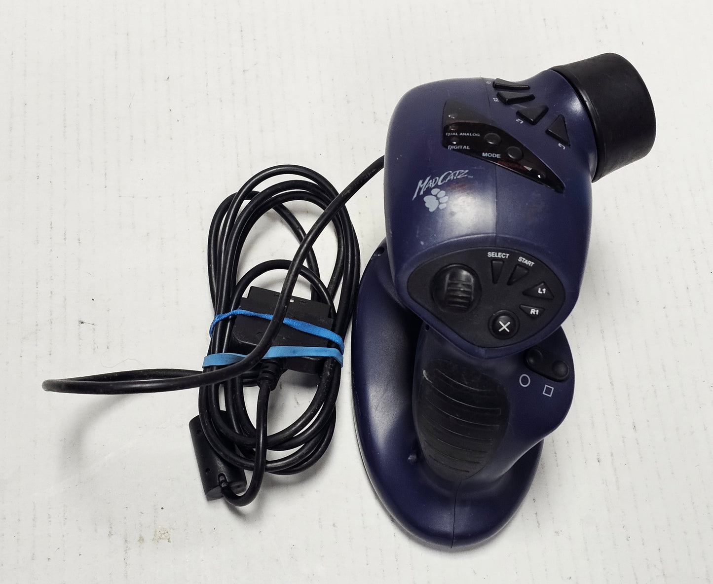 050: Mad Catz MC2 Racing Wheel and Pedals Controller (PS1/PS2)