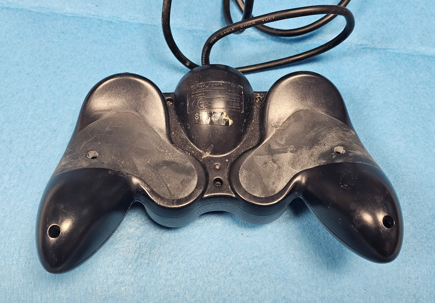 LOT 129: Wired PC Controller