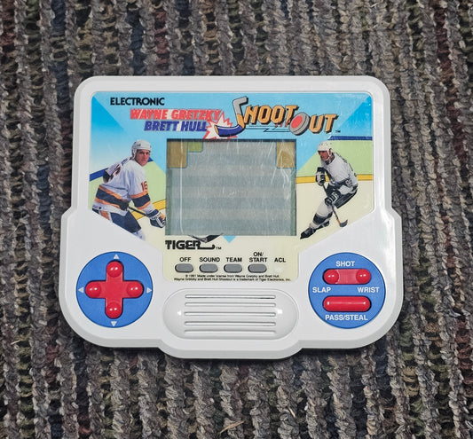 052: Wayne Gretzky Brett Hull Shoot Out Tiger Electronic Game