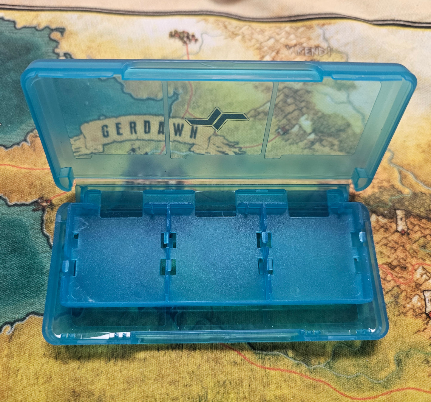 213: Blue DS Cart Case