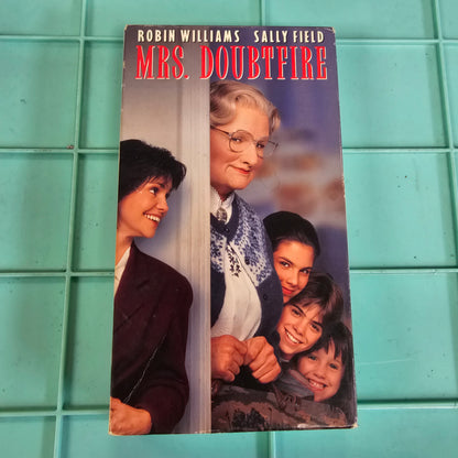 185: Mrs. Doubtfire (VHS)