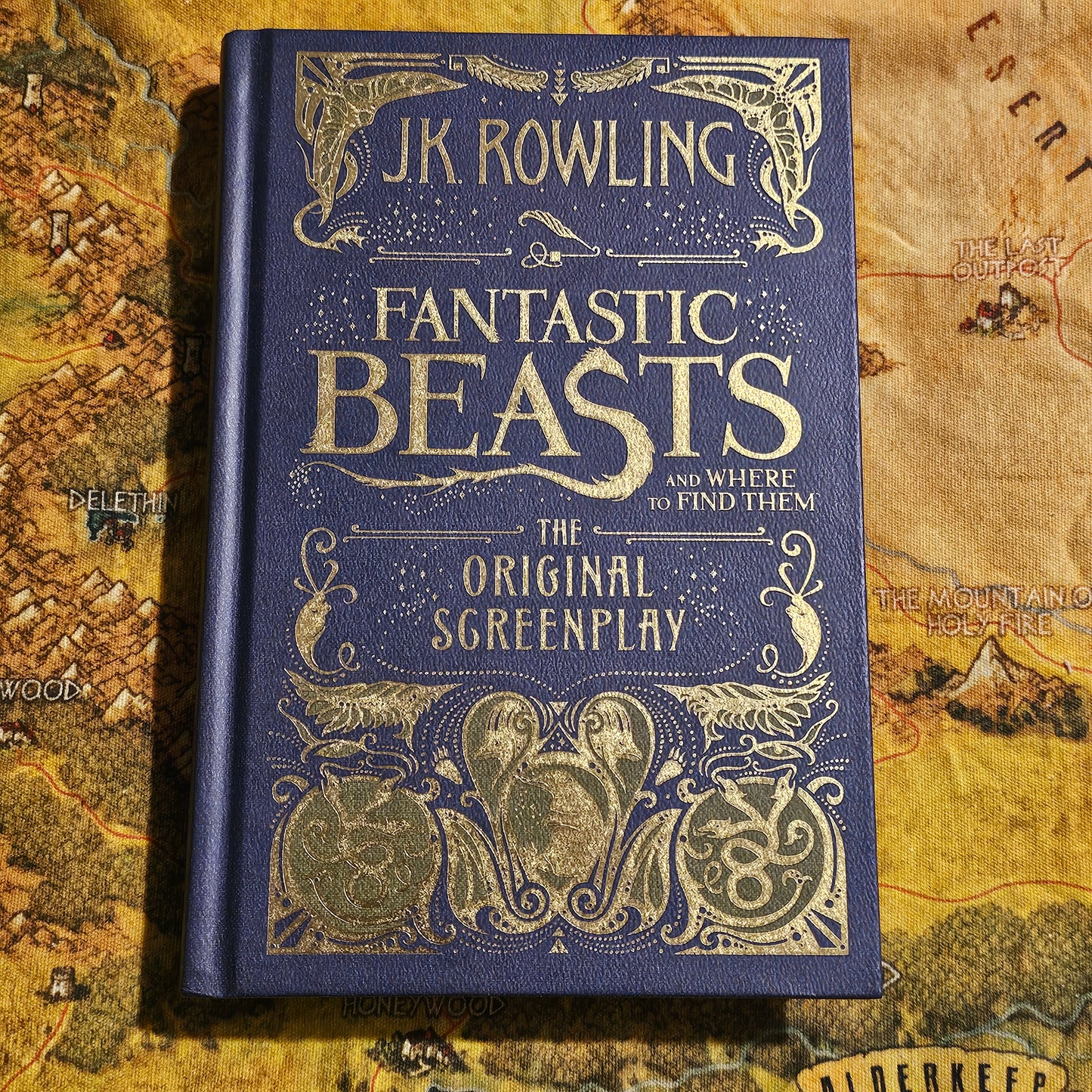 236: Fantastic Beasts and Where to Find Them: The Original Screenplay (Book)