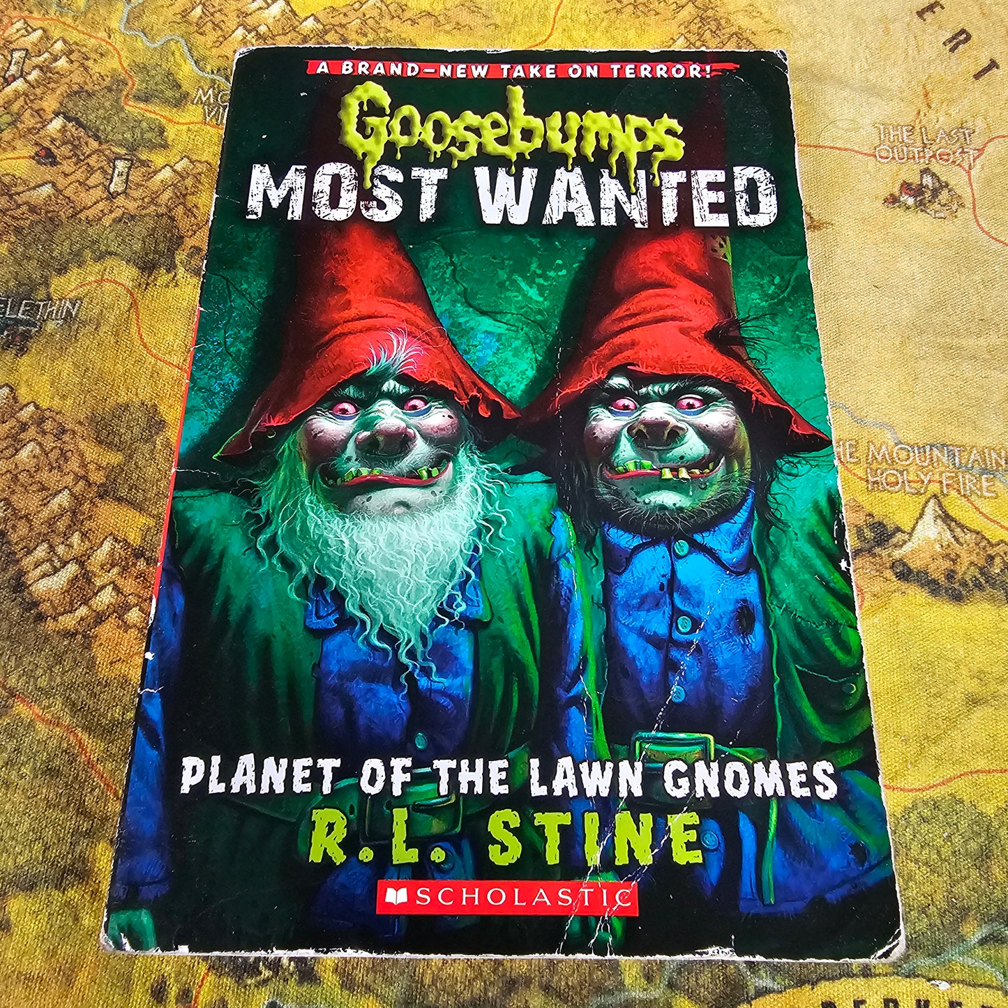 253: Goosebumps Planet of the Lawn Gnomes (Book)