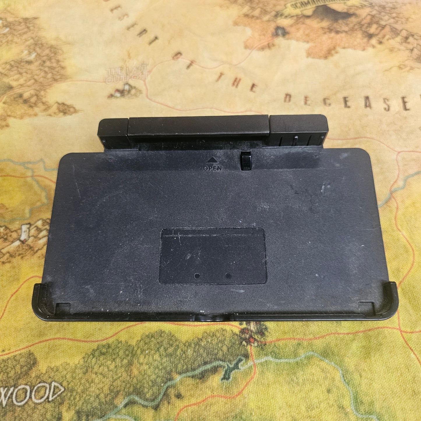 111: 3DS Charging Cradle