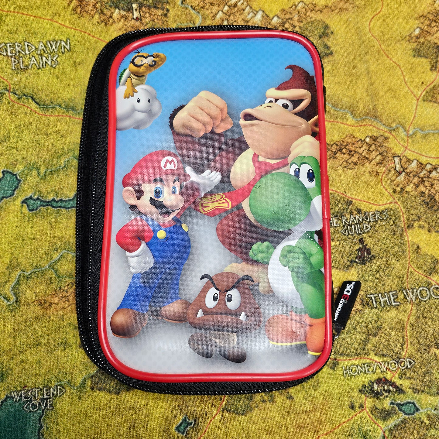 147: 3DS Case with Mario Stylus