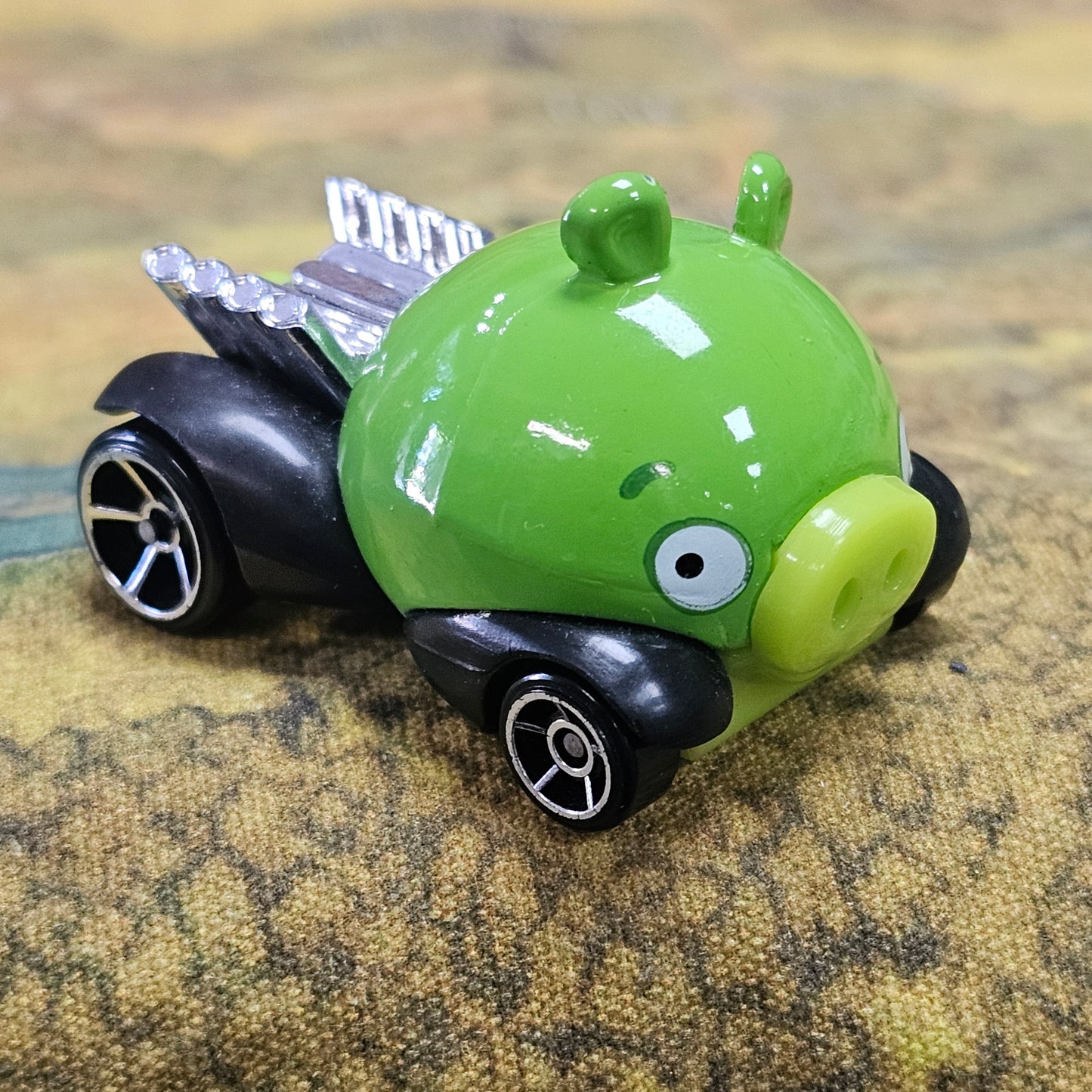 056: Angry Bird Pig Hot Wheels Car