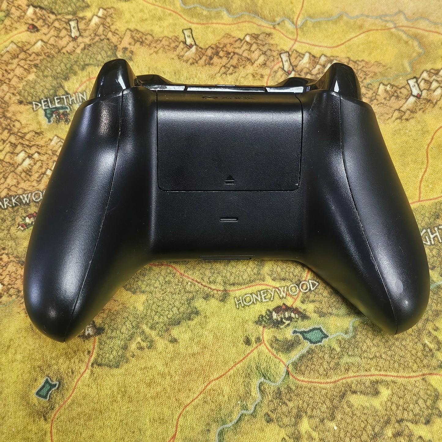 008: XBox One Controller