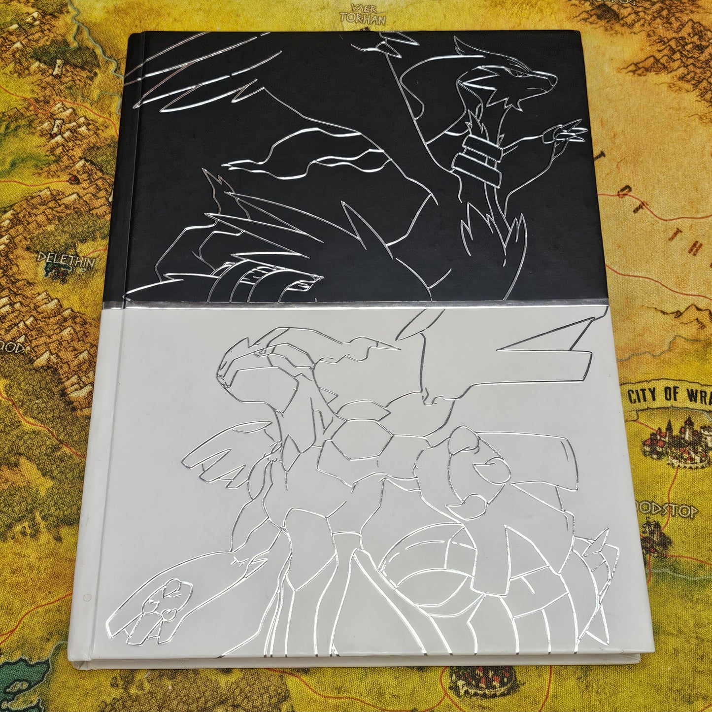 154: Pokemon Black & Pokemon White Versions Collector's Edition: The Official Pokemon Strategy Guide