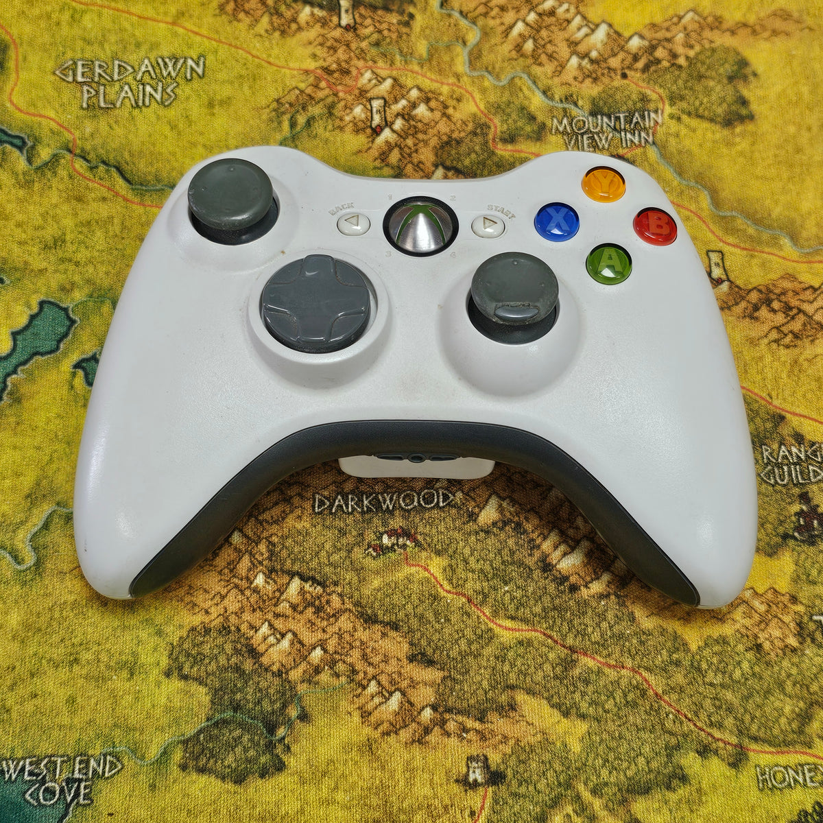122: White XBox 360 Controller