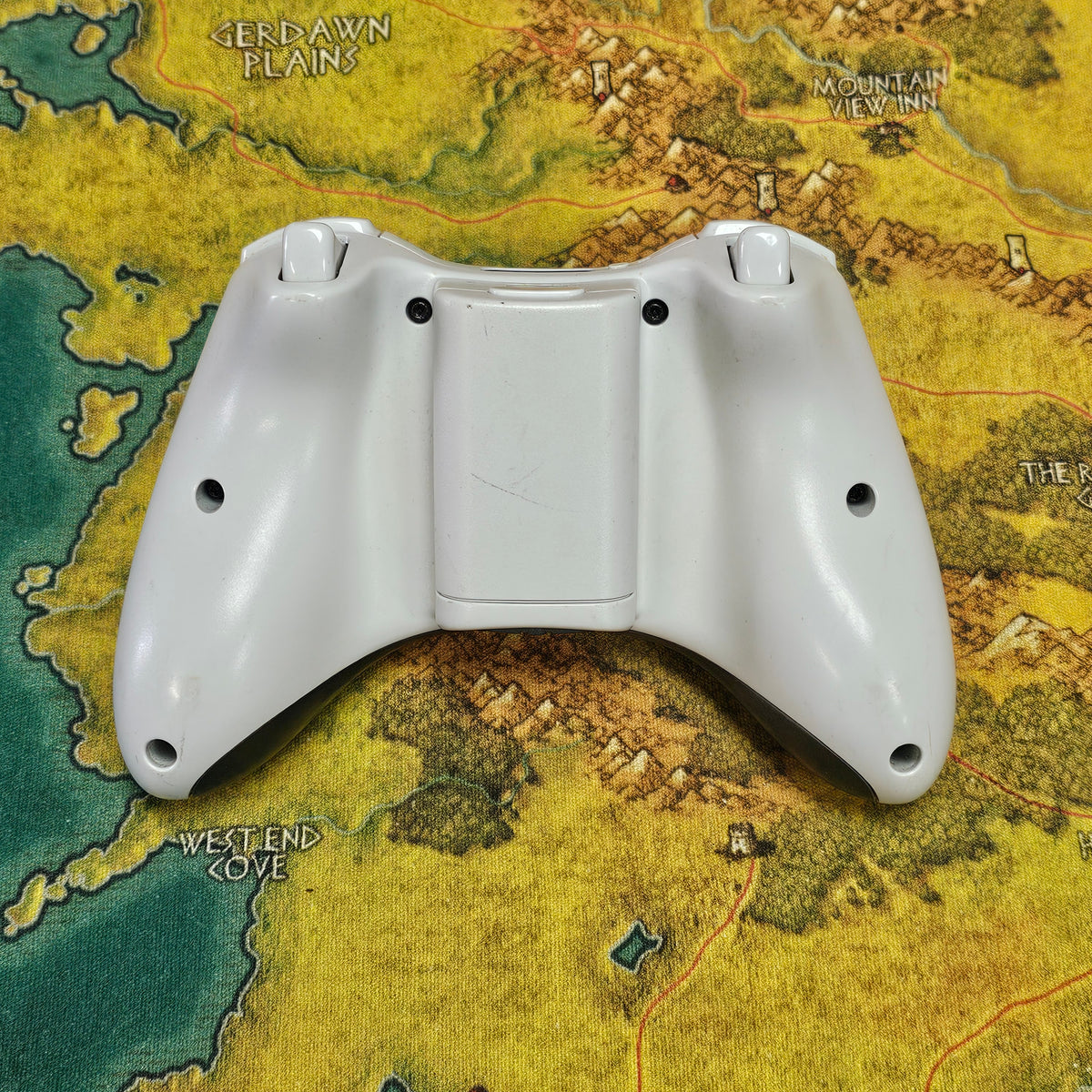 122: White XBox 360 Controller