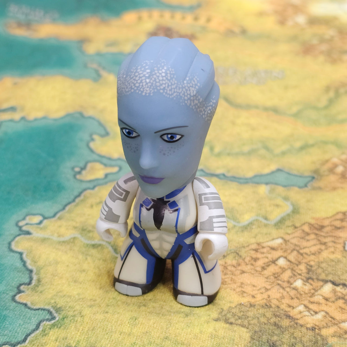 075: Liara T'Soni - Mass Effect Titan Figure