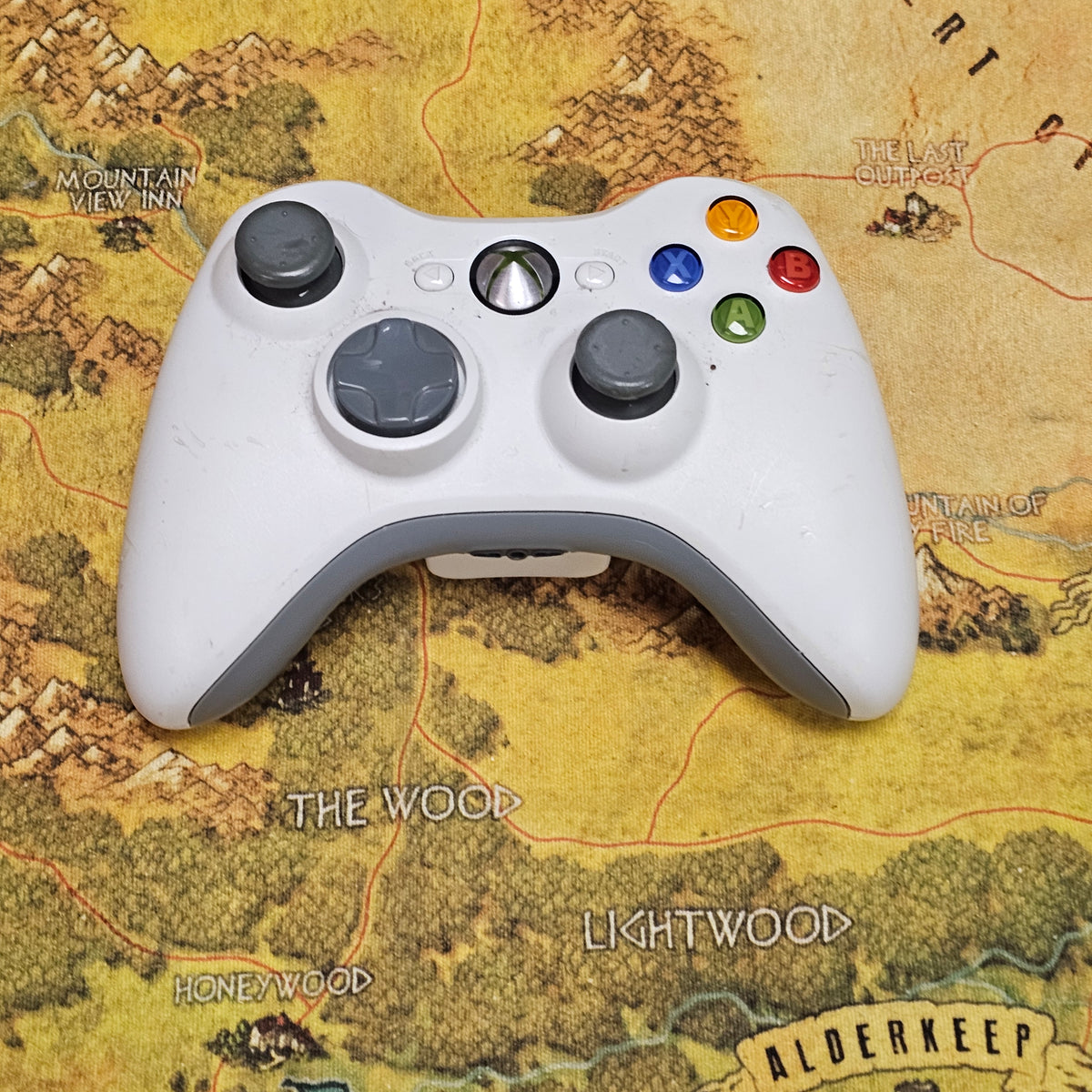 012: White XBox 360 Controller